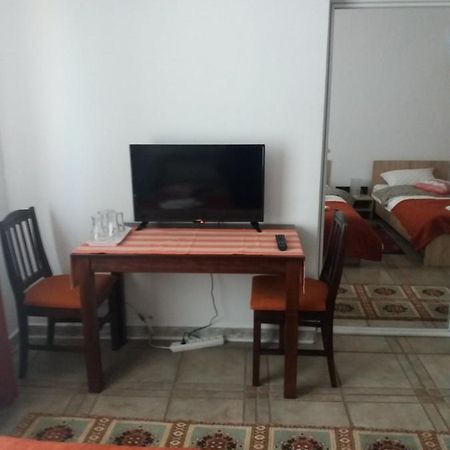 Cazare Neu-Arad Autostrada Apartment Exterior photo